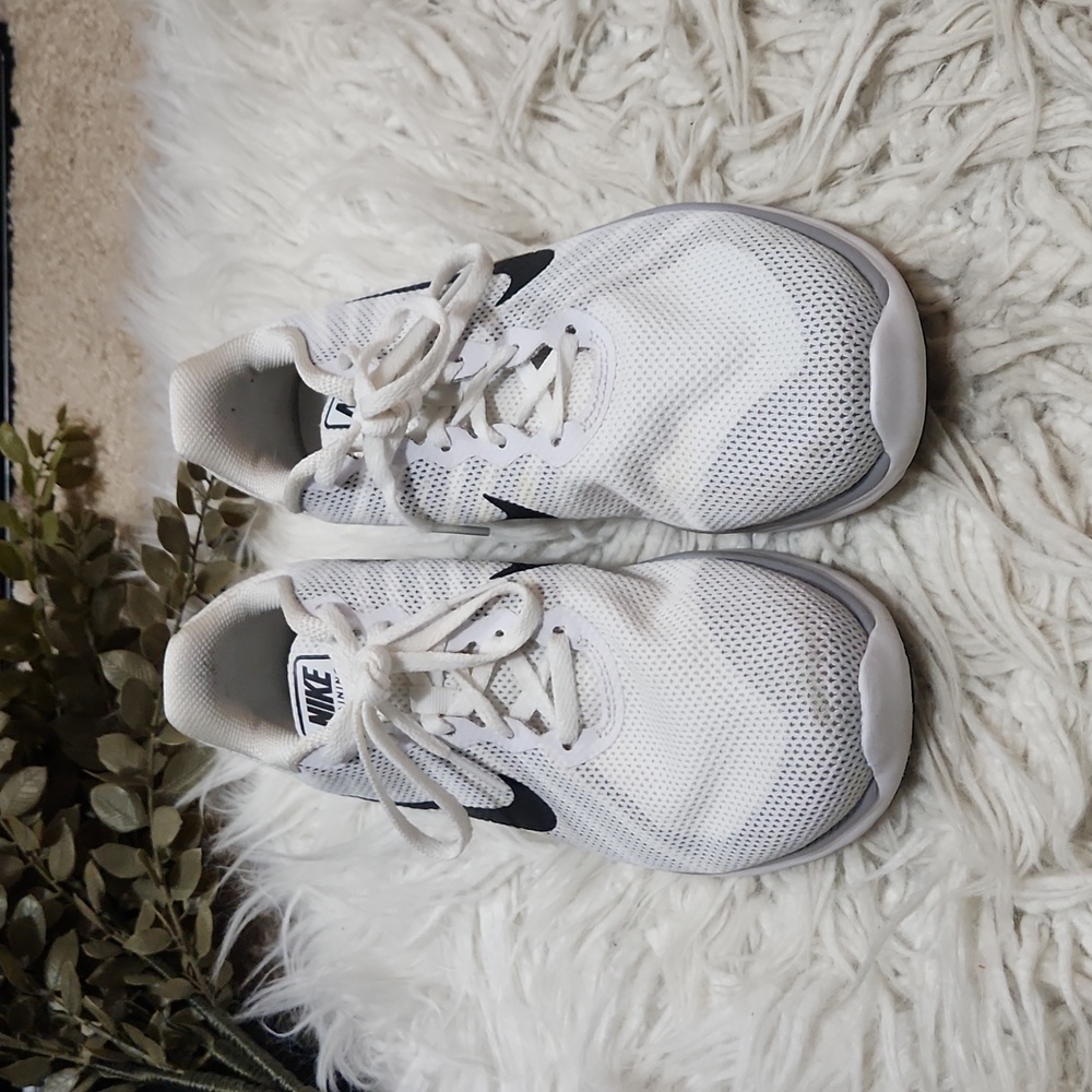 Nike sneakers size 8
